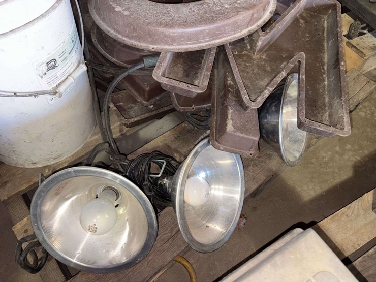 pallet-of:-steel-cable,-lights,-plastic-letters,-welder-cable,-buying-all-for-one-money-image-6