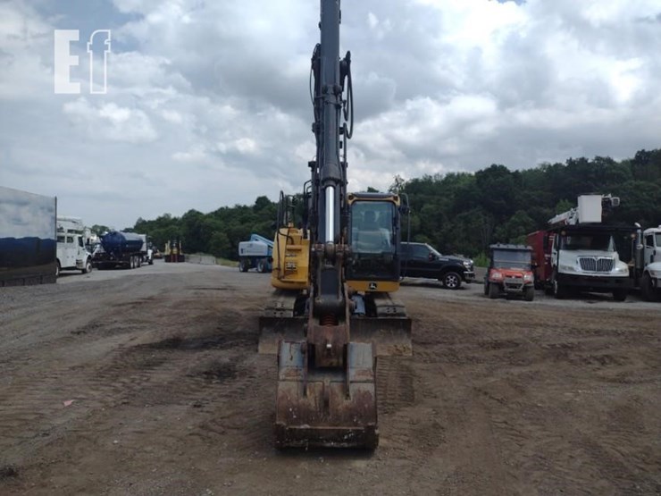 2019-deere-135g-image-2