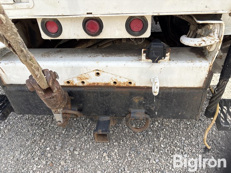 2003-freightliner-fl80-image-18