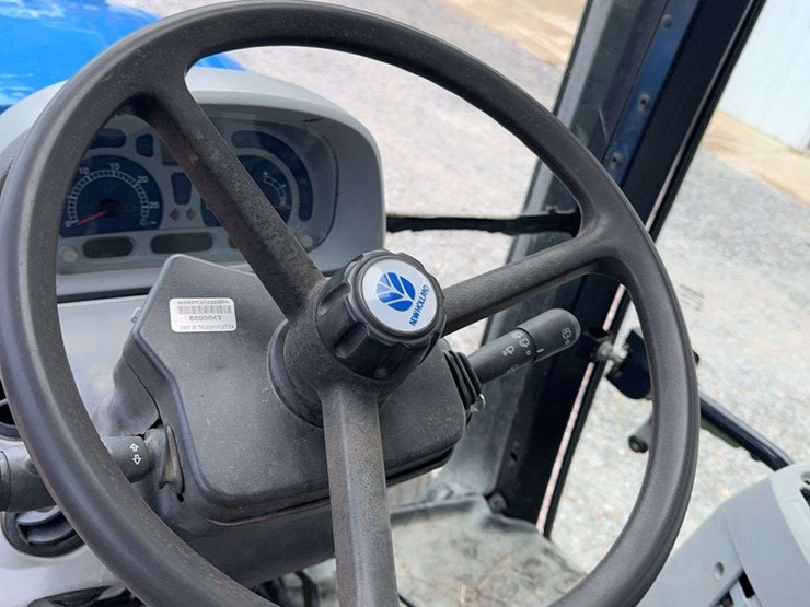 new-holland-t6020-image-12