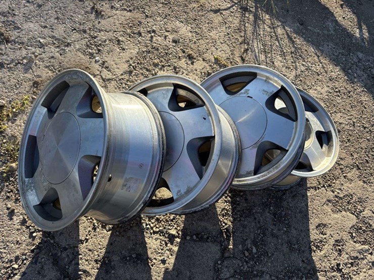 (4)-chevy-6-bolt-alloy-rims,-7x16”-image-4