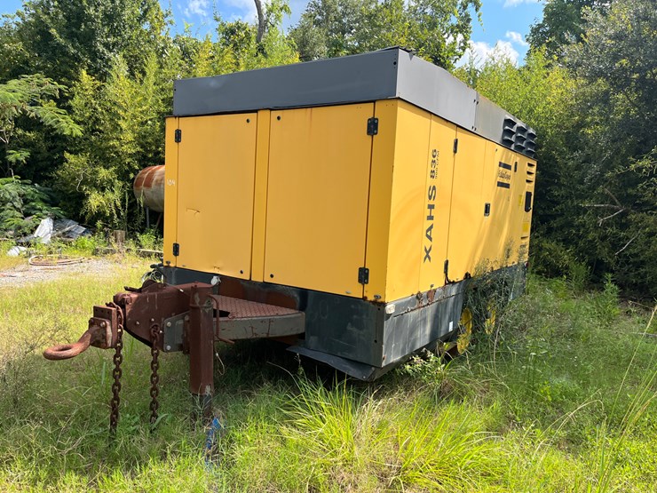 #104-•-atlas-copco-xahs-836-trailer-mounted-air-compressor-image-2