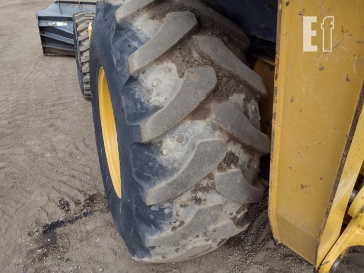 2020-deere-410l-image-26