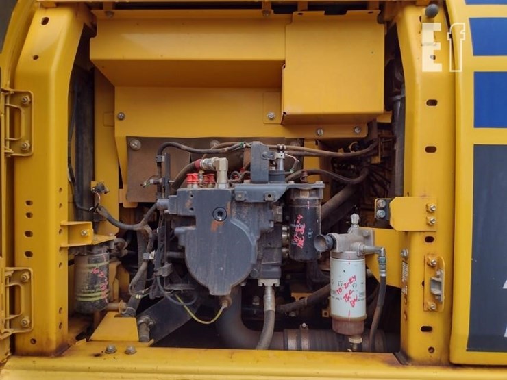 2017-komatsu-pc240-lc-11-image-42