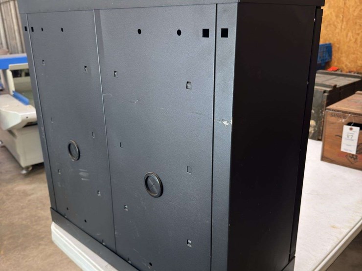 kobalt-2-door-tool-cabinet-image-4