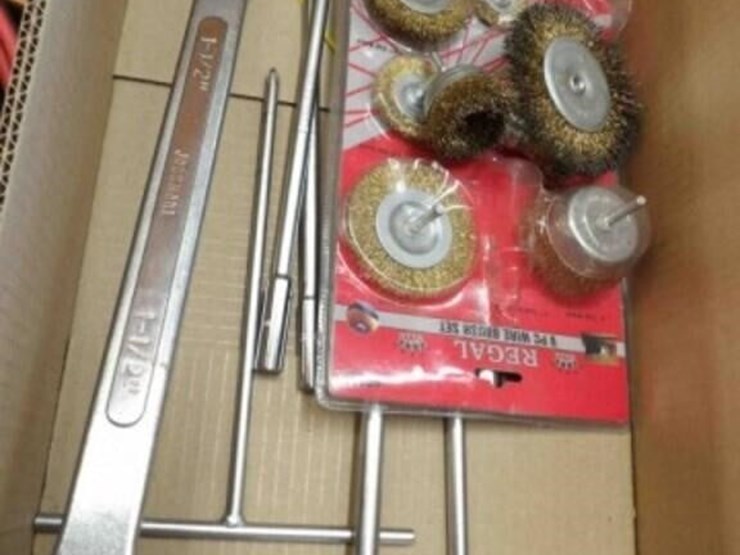wire-brush-set,-t-handle-metric,-more-image-1