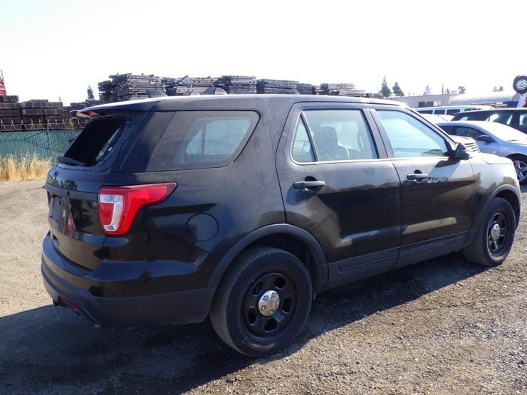 2017-ford-explorer-image-4