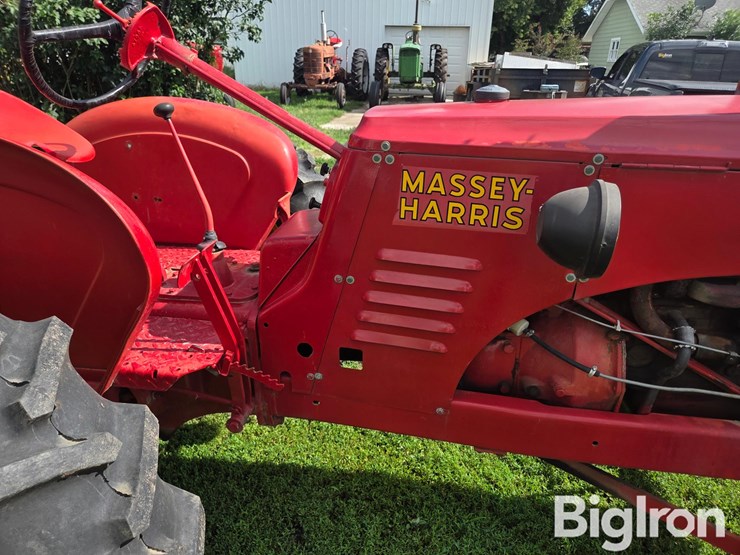 1949-massey-harris-22-image-15