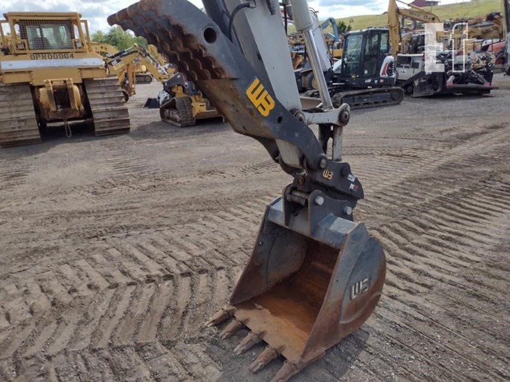 2023-takeuchi-tb280fr-image-19