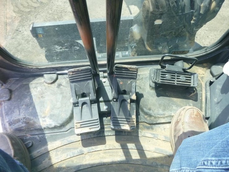 2022-deere-35g-image-19