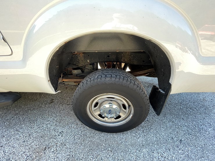 2015-ford-f250-xl-image-30