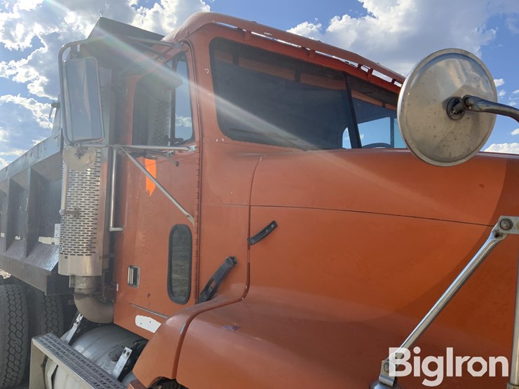 1996-freightliner-fld112-image-14