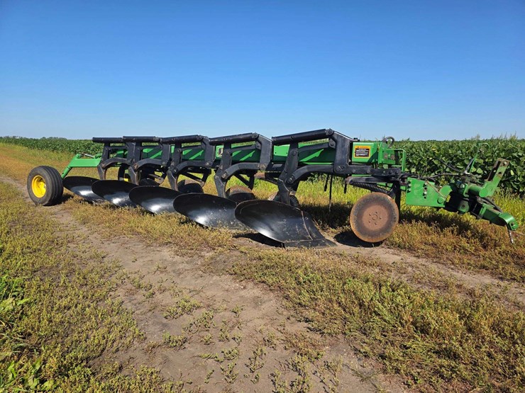 john-deere-2800-image-1