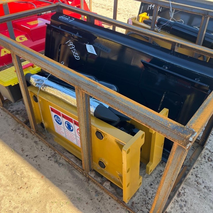 UNUSED CFG QUICK ATTACH HYD HAMMER