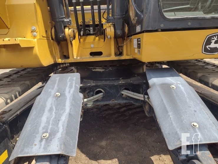 2019-deere-135g-image-22