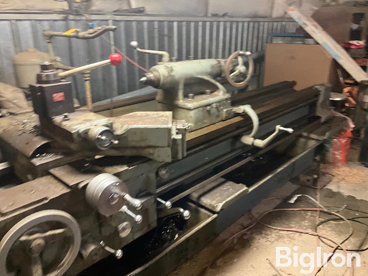 monarch-turning-lathe-image-2