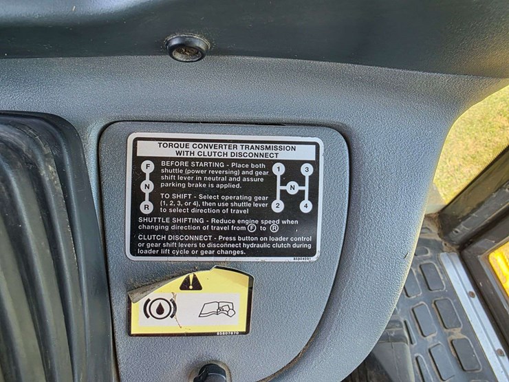 new-holland-lb75-image-56