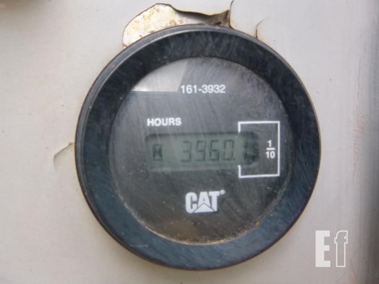 2005-caterpillar-d4g-xl-image-6