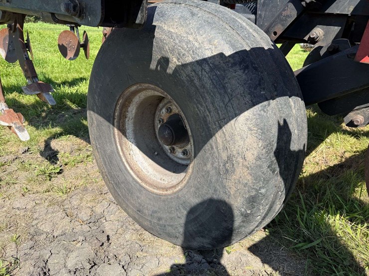 case-ih-730b-ecolo-tiger-disk-ripper,-rear-leveler,-30”-spacing,-2-bearings-are-out-but-2-good-used-image-42