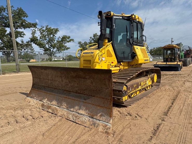2019-komatsu-d51px-24-image-2
