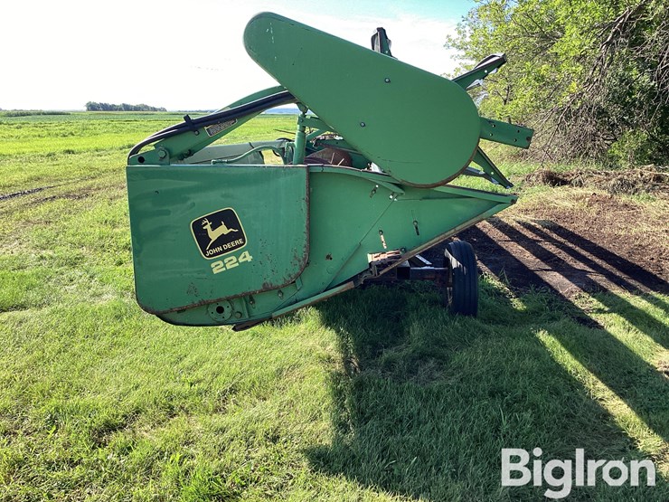 john-deere-224-image-4