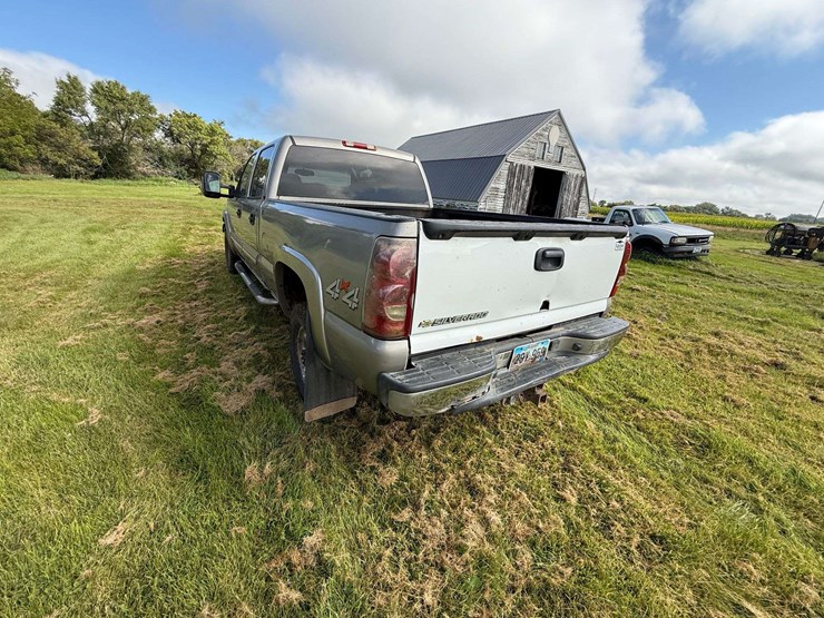 2003-chevrolet-2500-image-10