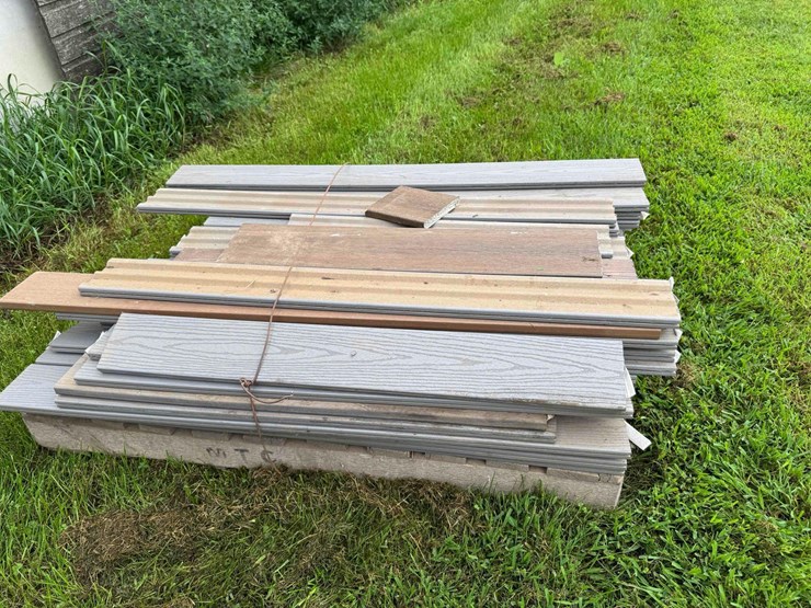 pallet-of-short-composite-decking-image-3