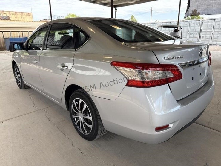 2014-nissan-sentra-sdn-image-5