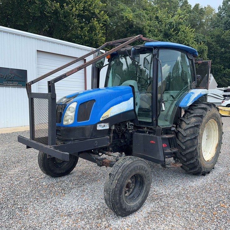 NEW HOLLAND T6020