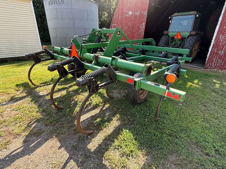 john-deere-680-image-4