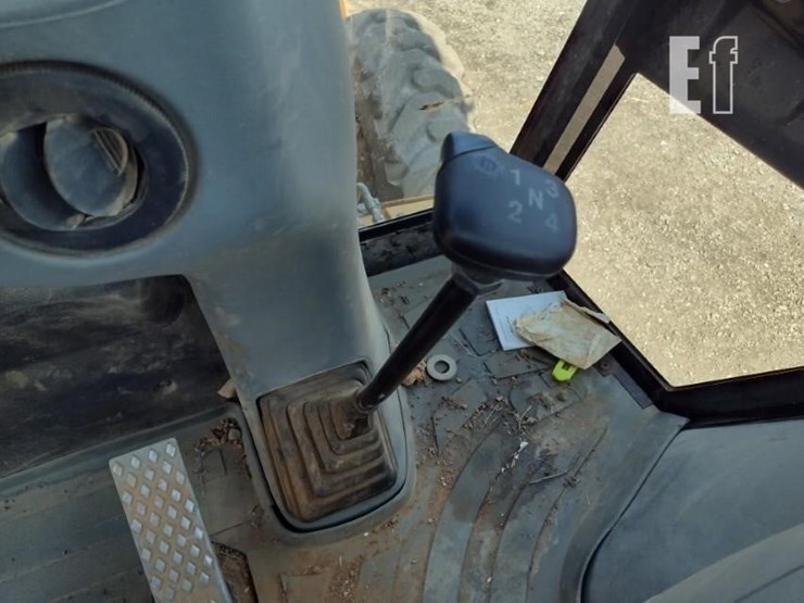 2004-caterpillar-420d-image-8