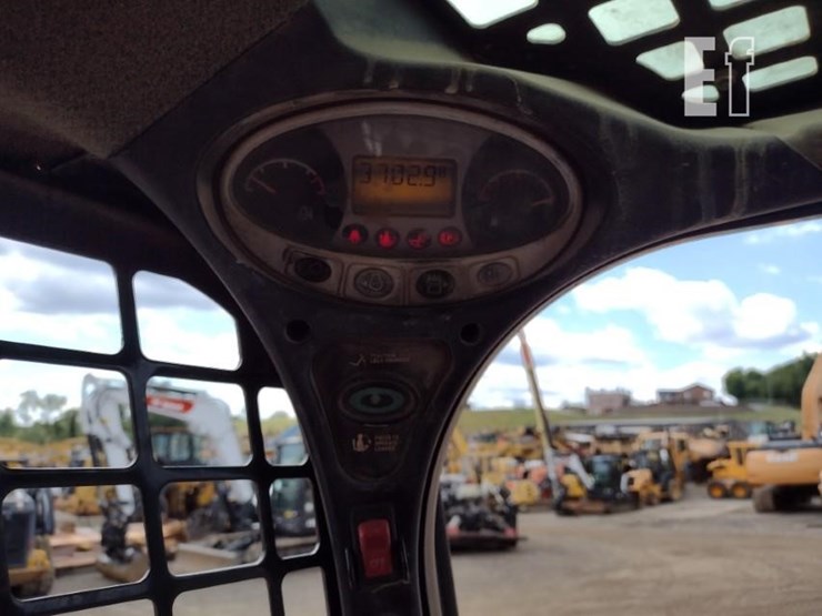 2012-bobcat-s650-image-7