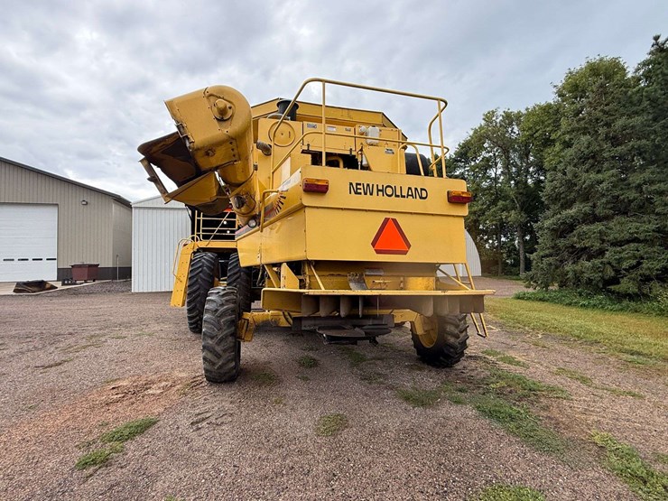 2000-new-holland-tr99-image-9