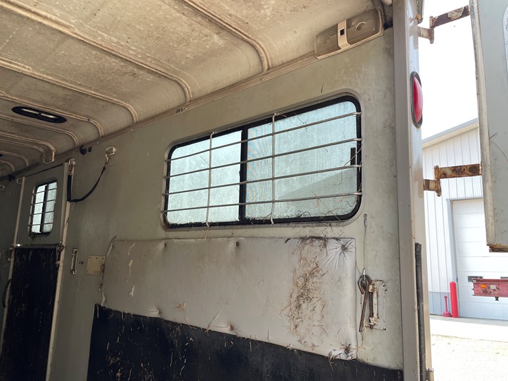 #6303-•-2003-hawk-horse-trailer,-(sells-with-paperwork-to-obtain-title-from-dmv)-image-29