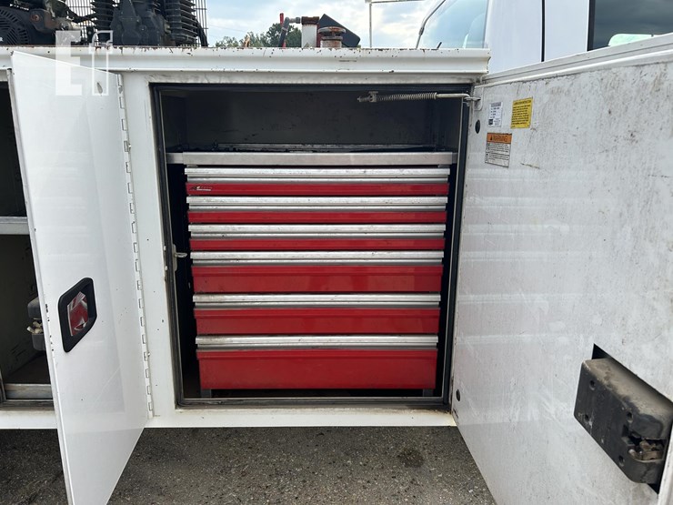 ford-f550-image-17