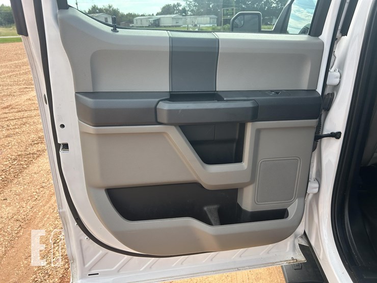2020-ford-f150-image-30