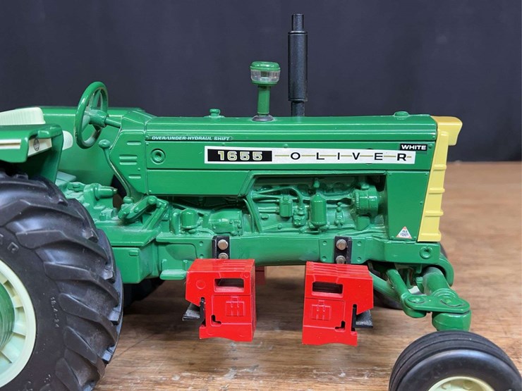 1/16-oliver-1655-customized-image-11