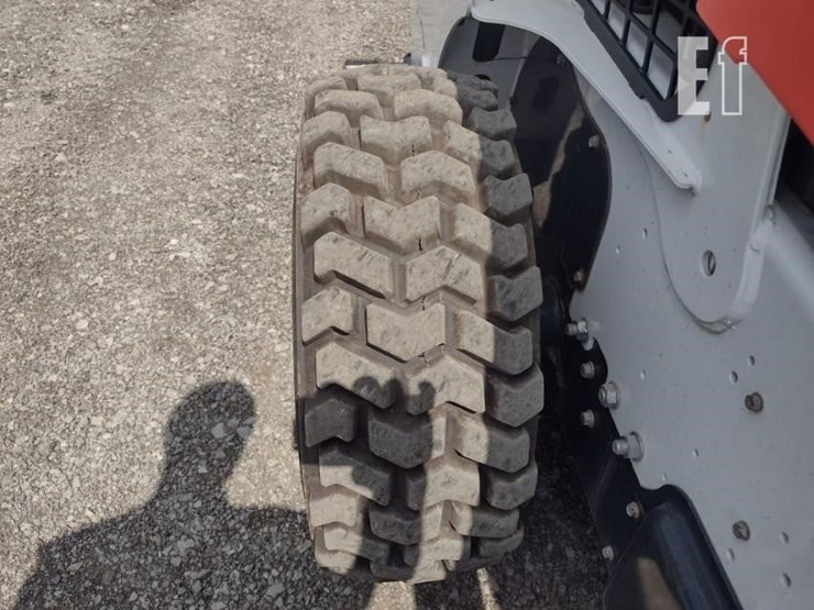 2022-bobcat-s740-image-24