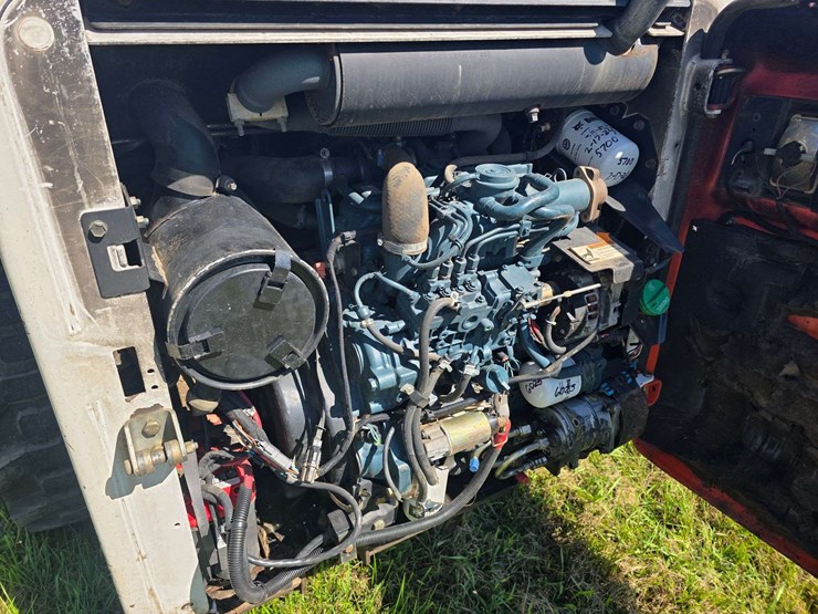 2010-bobcat-s185-image-30