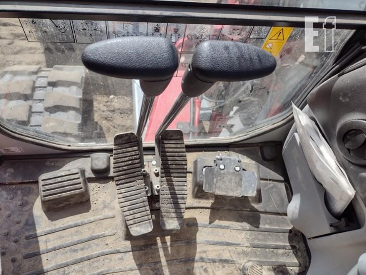 2023-takeuchi-tb280fr-image-8