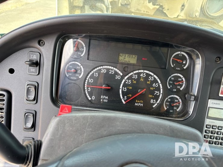 2006-freightliner-business-class-(dr12083)-image-63