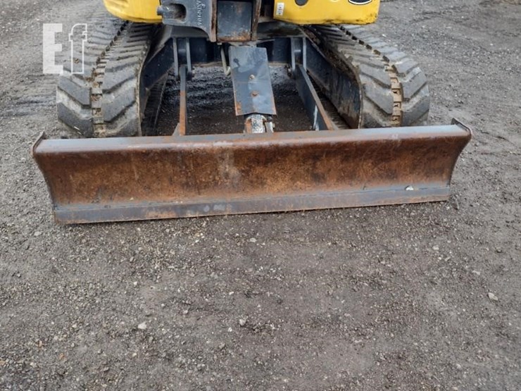 2022-deere-26g-image-19