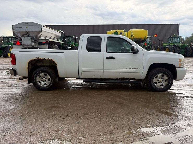 2011-chevrolet-1500-image-8