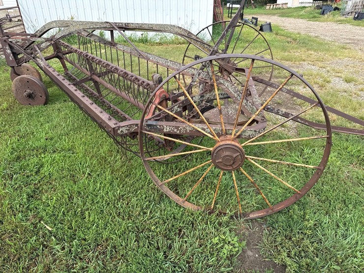 massey-harris-steel-wheel-side-rake-image-10
