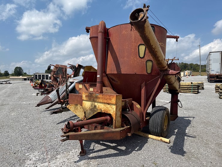 new-holland-355-image-1