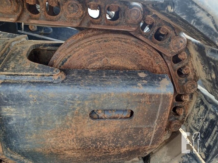 2019-deere-135g-image-41