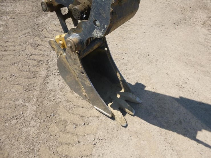 2022-deere-35g-image-24