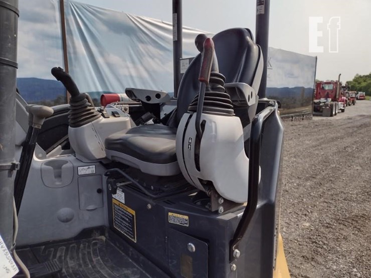 2018-deere-35g-image-12