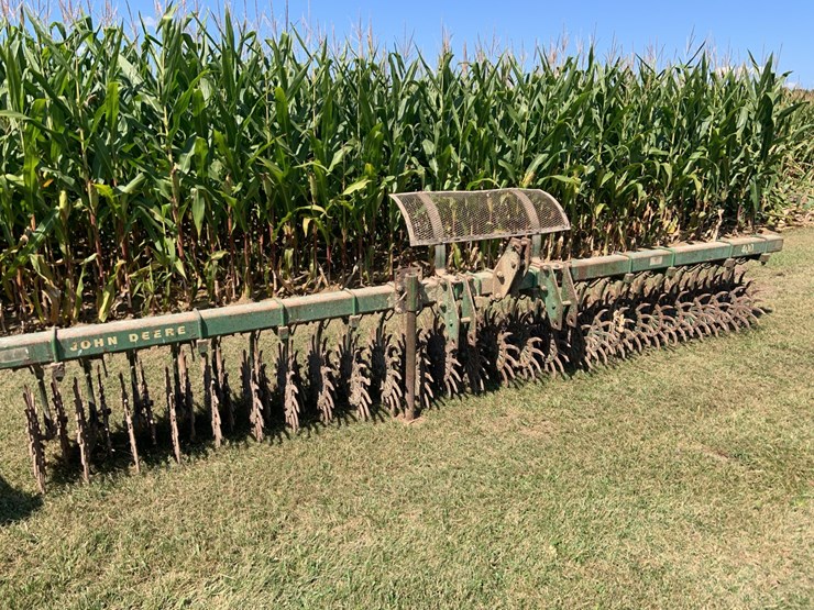 john-deere-400-image-1