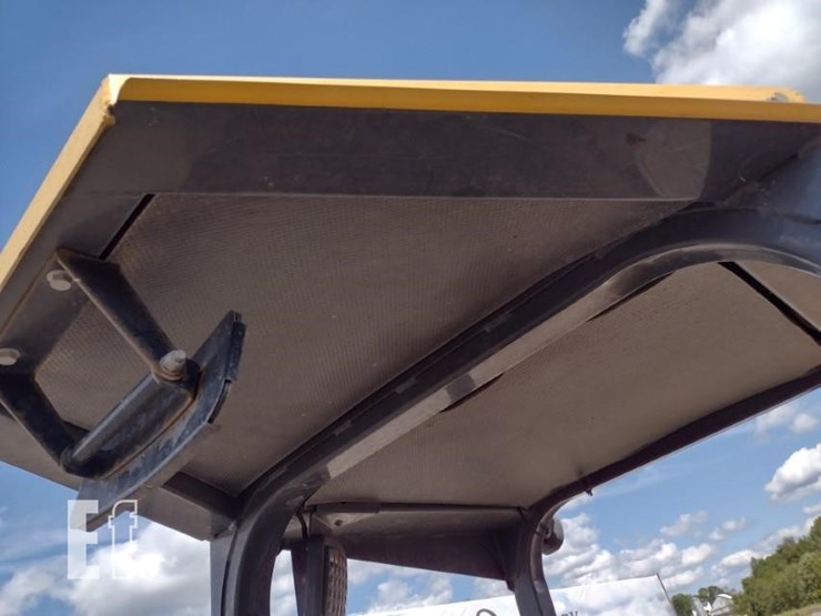2022-deere-450k-image-14